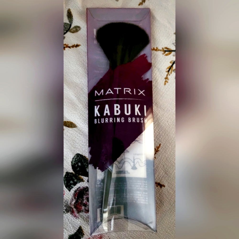 $12🔥🔥 Matrix Kabuki Blurring Brush